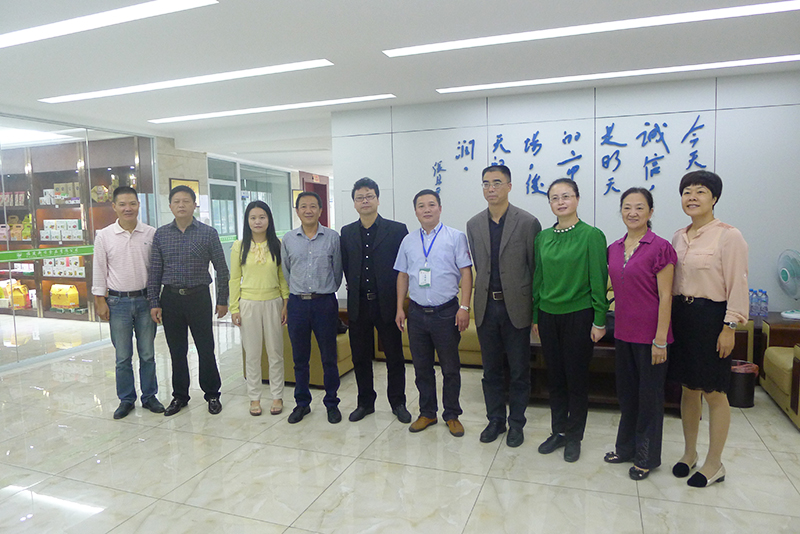 熱烈歡迎福建民進(jìn)省委鄭家建主委一行蒞臨我司參觀指導(dǎo)！